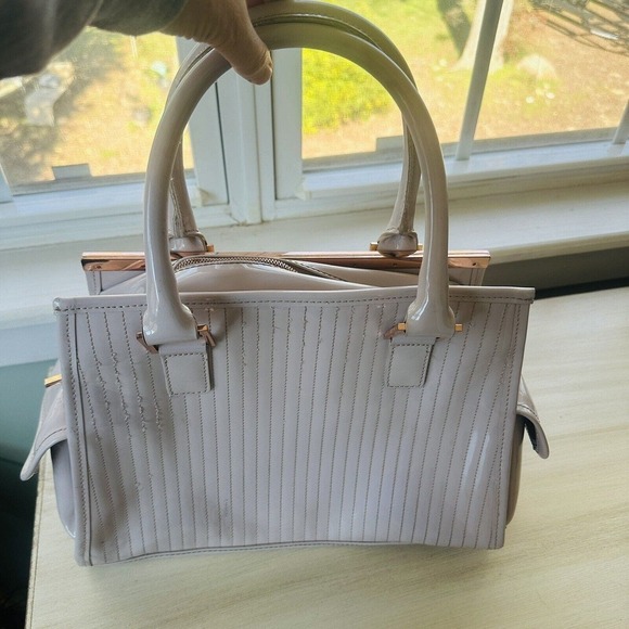 Ted Baker Embossed Patent Leather Tote Pale Pink Gold colored Hardware - Picture 3 of 13